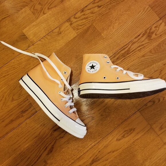 Converse All Star Canvass high tops - new with no tags - Picture 3 of 12